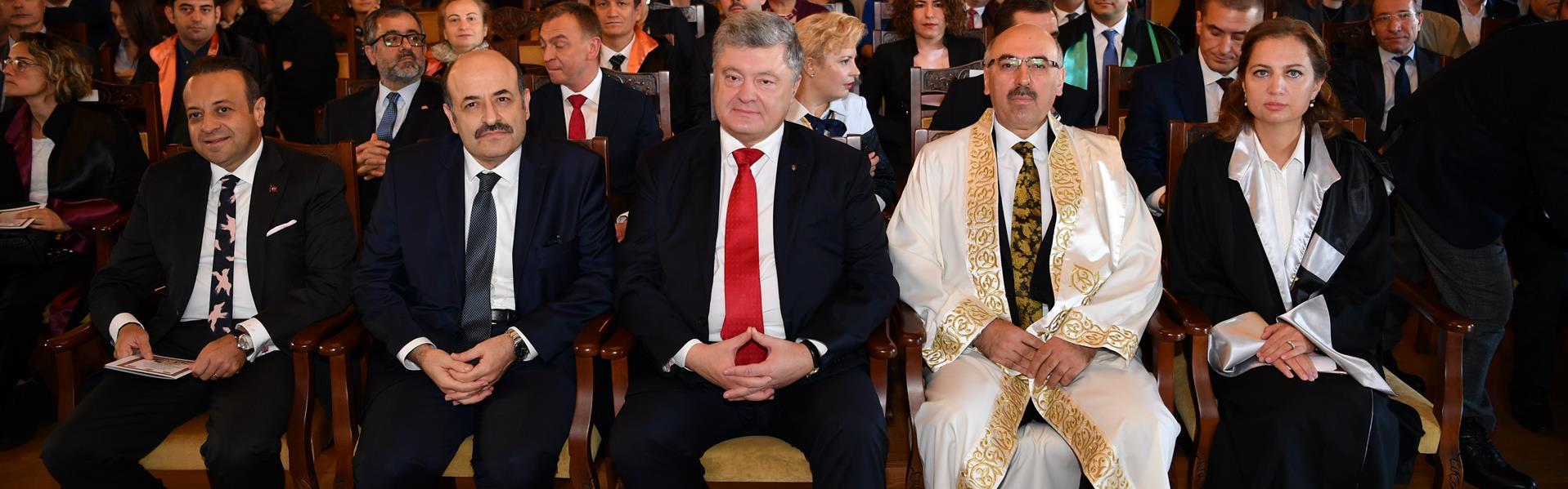 Istanbul-University-gave-honorary-doctorate-to-Ukrainian-President-Petro-Poroshenko