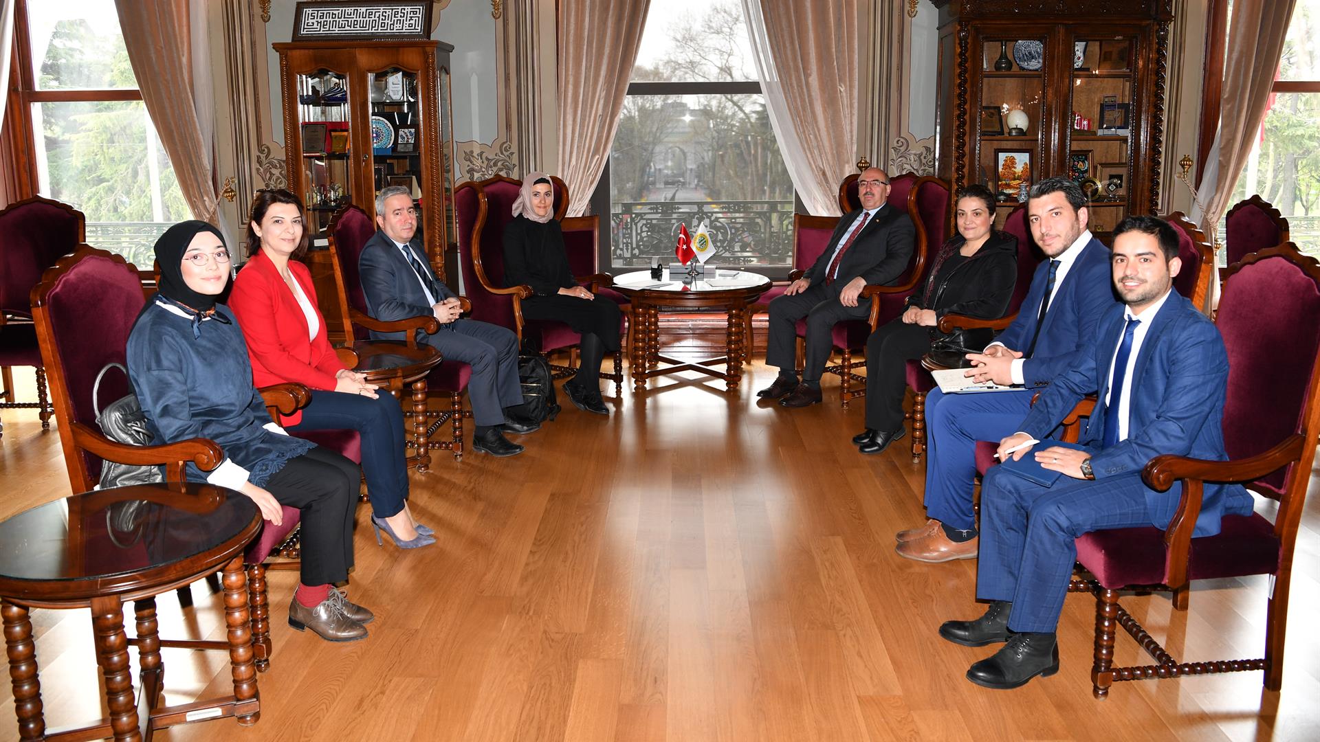 Türk-Kızılayı-Heyeti-İstanbul-Üniversitesi’ni-Ziyaret-Etti