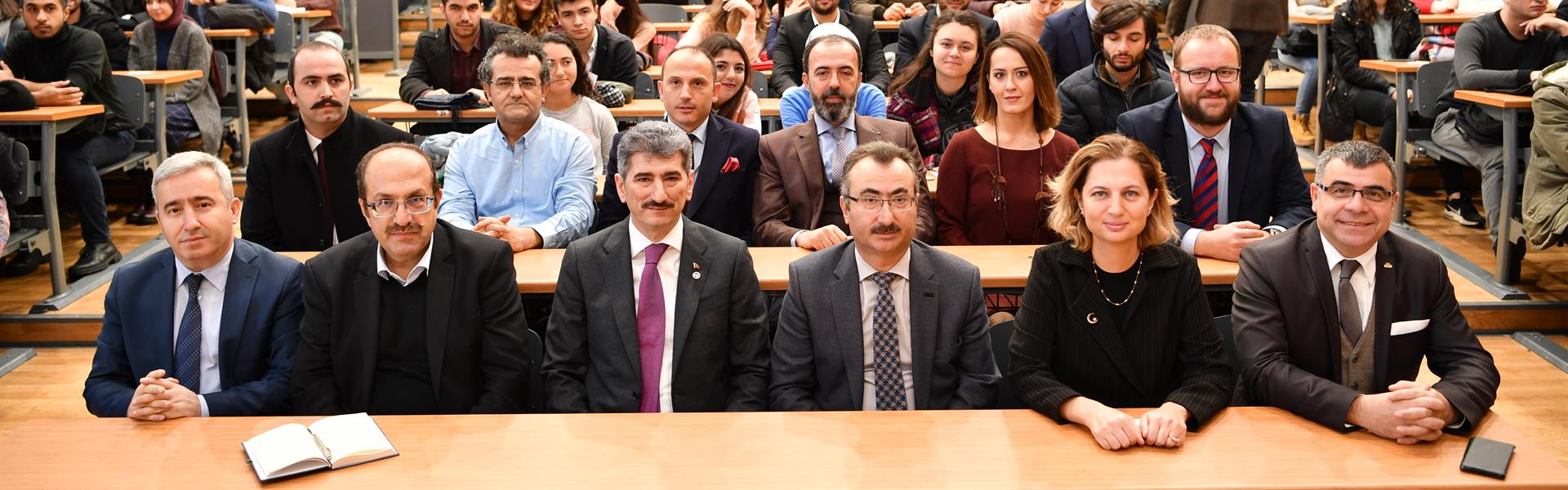 “Değişim-Yüzyılında-Değişen-Türkiye-ve-Kamuda-Dönüşüm”-Paneli-İstanbul-Üniversitesi’nde-Gerçekleştirildi