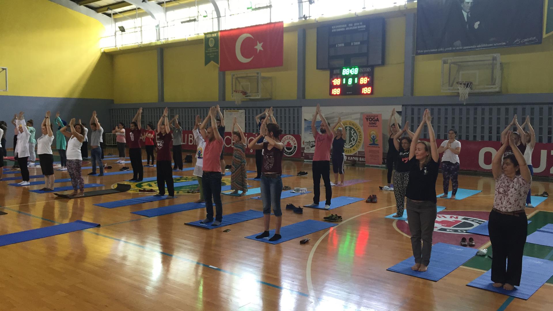 4.-Uluslararası-Yoga-Günü-İÜ-İstanbul-Tıp-Fakültesi’nde-Kutlandı